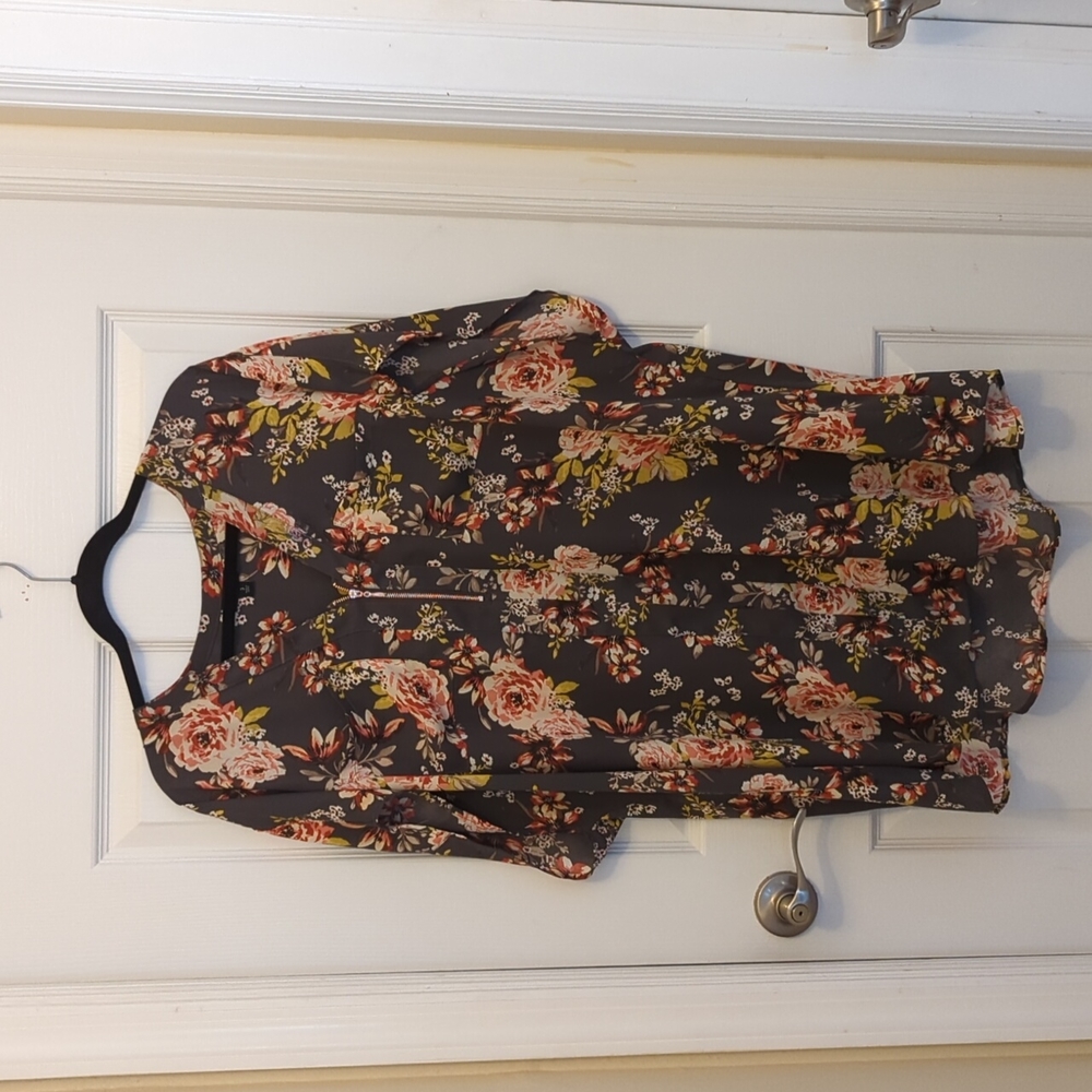 Torrid Size 3 Floral Blouse
